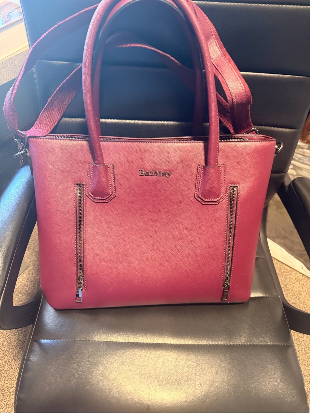 Women's Structured Tote Bag in Burgundy
